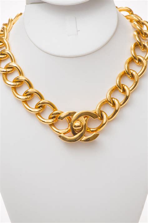 chanel chunky chain|Chanel pendant necklace.